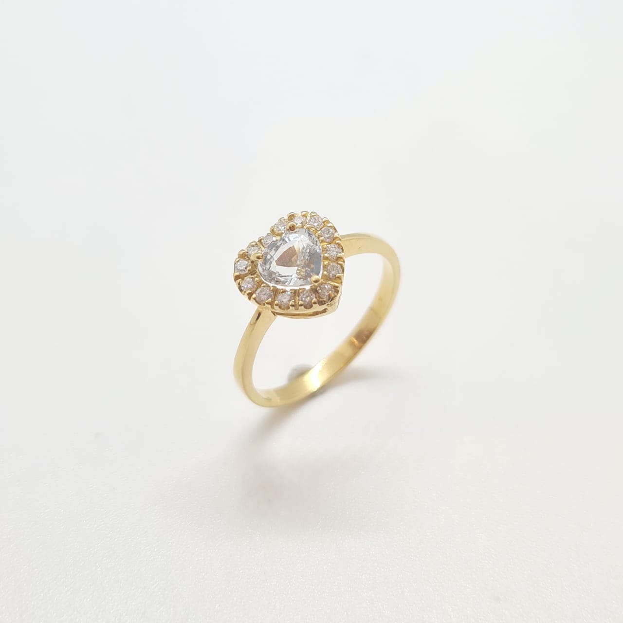 18k Gold Hear Shaped Ring with Diamond & White Sapphire