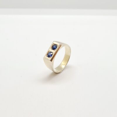 R0232 Silvering with Double Blue Sapphaie Royal Blue (0.8ct )